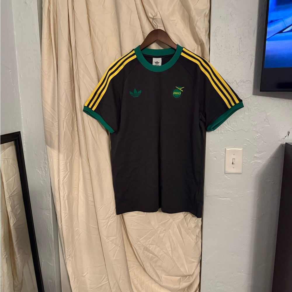 Jamaica thick T-shirt new never worn, size large